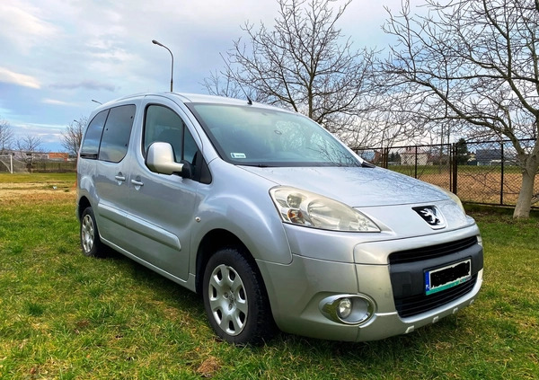 Peugeot Partner cena 24900 przebieg: 333500, rok produkcji 2012 z Dębica małe 172